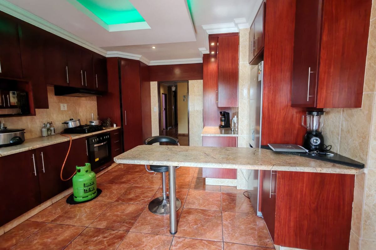 3 Bedroom House for Sale in Vaalpark. - Photo 4