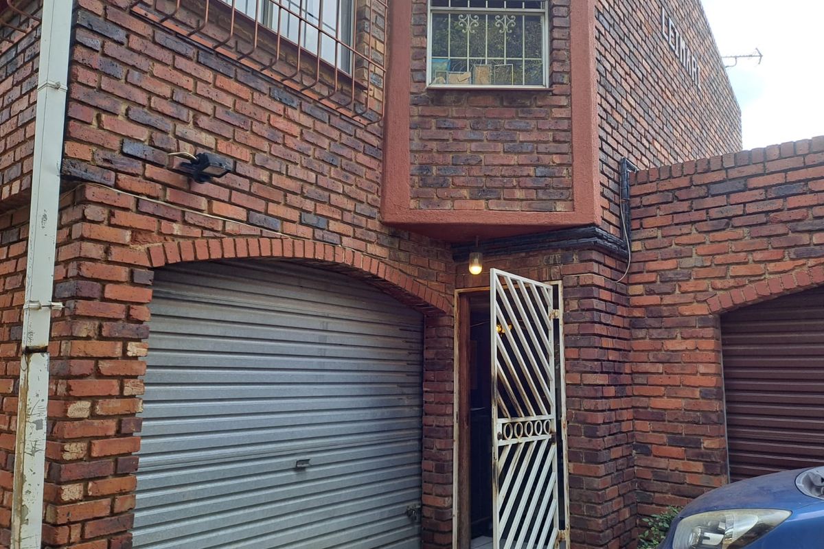 Comfortable Living For You and your Fur Friends! - Photo 2