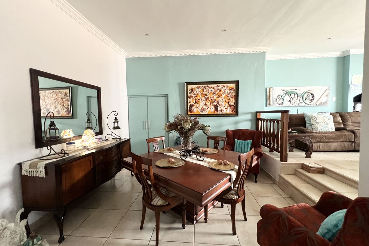 Investment opportunity! Spacious 5 bedroom home - Photo 5