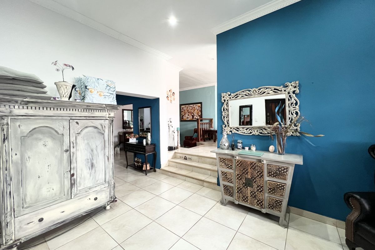 Investment opportunity! Spacious 5 bedroom home - Photo 3