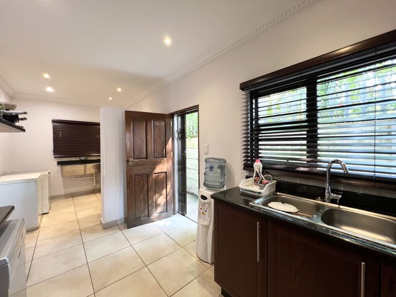 Investment opportunity! Spacious 5 bedroom home - Photo 10
