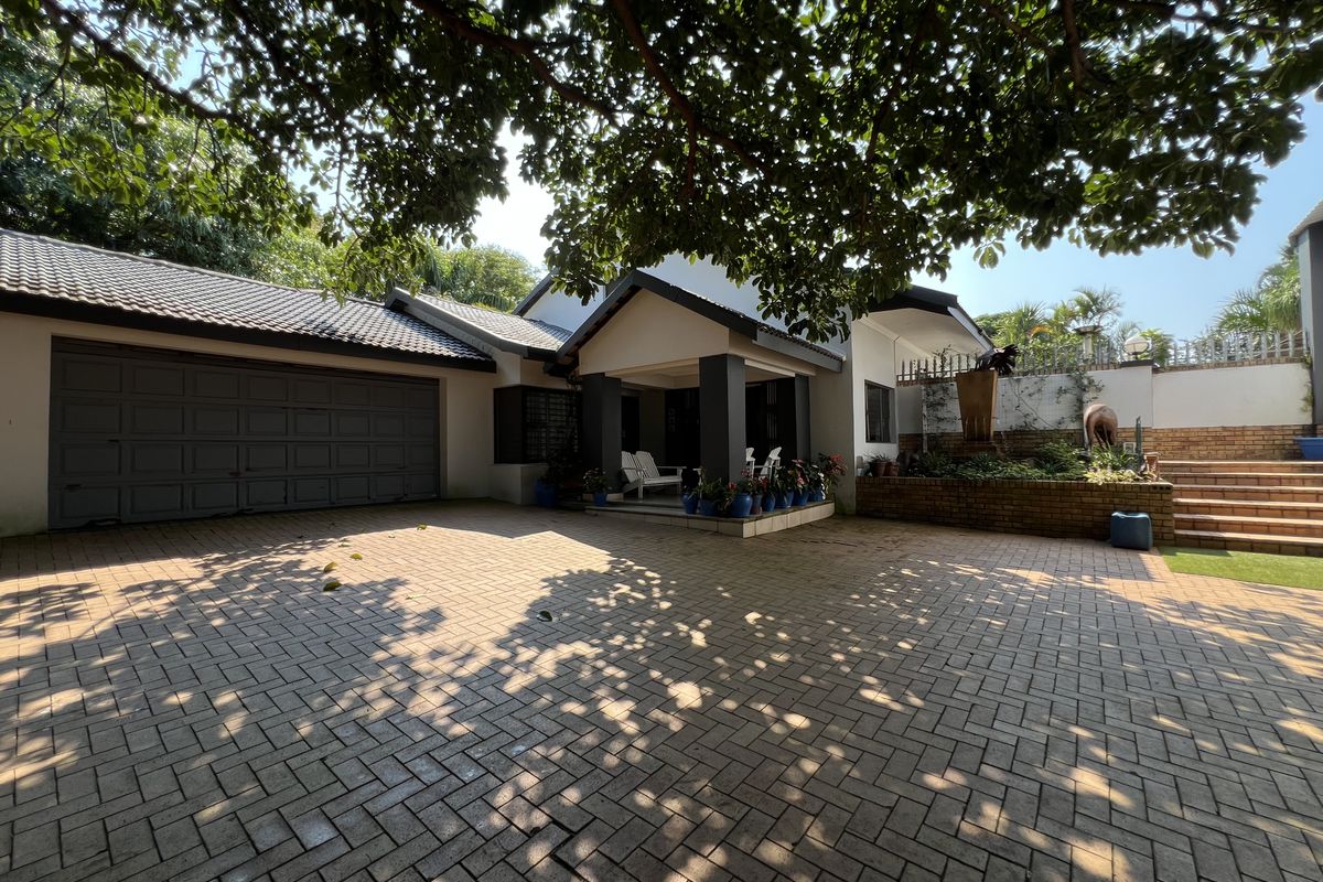 Investment opportunity! Spacious 5 bedroom home - Photo 2