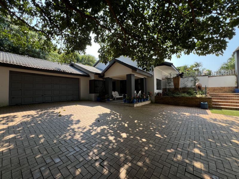 Investment opportunity! Spacious 5 bedroom home - Photo 2