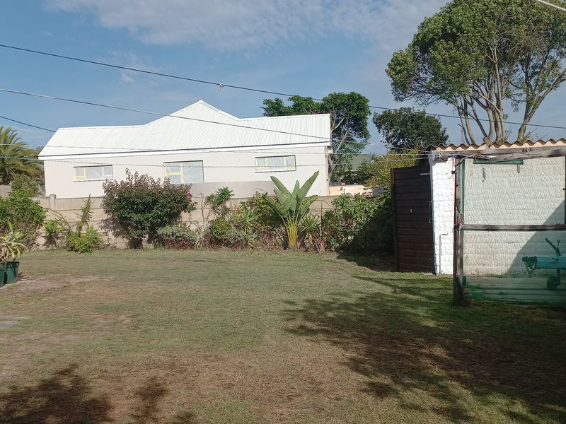 3 Bedroom House for sale in Albertinia. - Photo 7