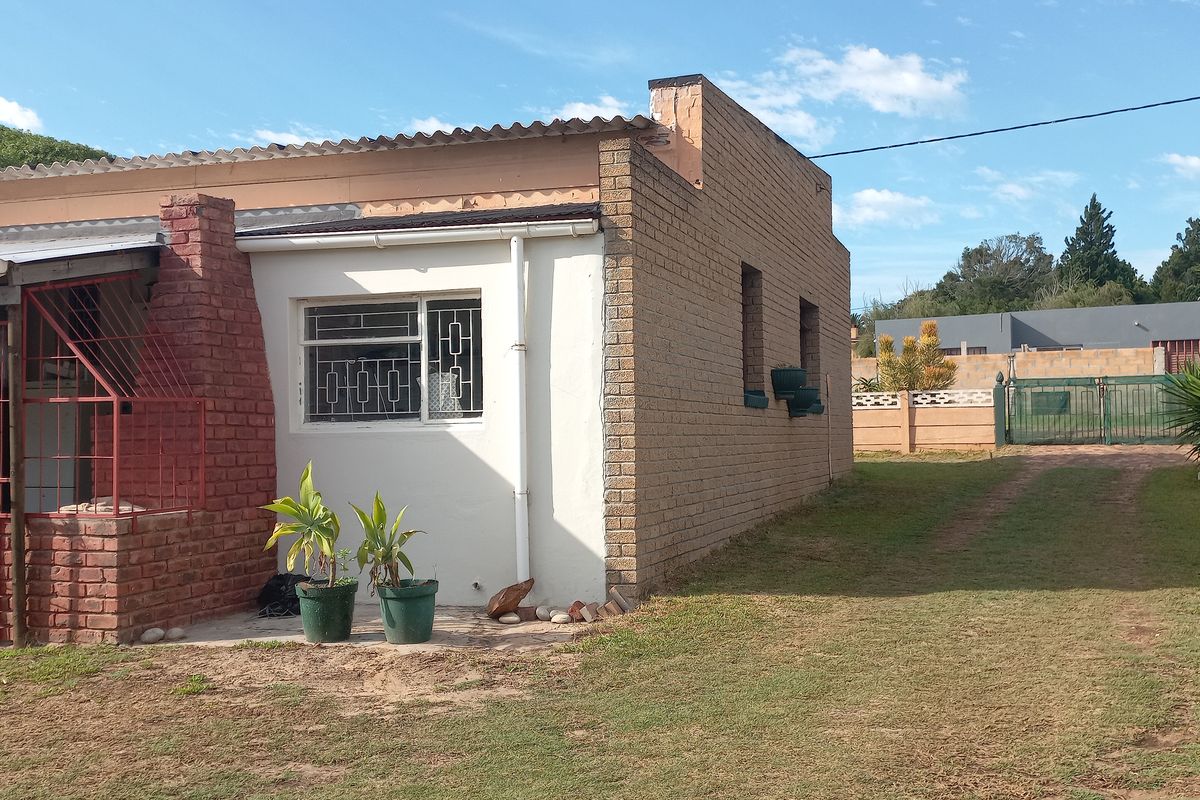 3 Bedroom House for sale in Albertinia. - Photo 3