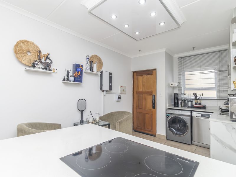 Renovated, super convenient location in Bryanston - Photo 4