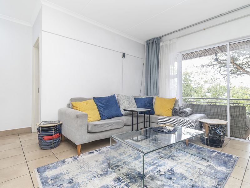 Renovated, super convenient location in Bryanston - Photo 7