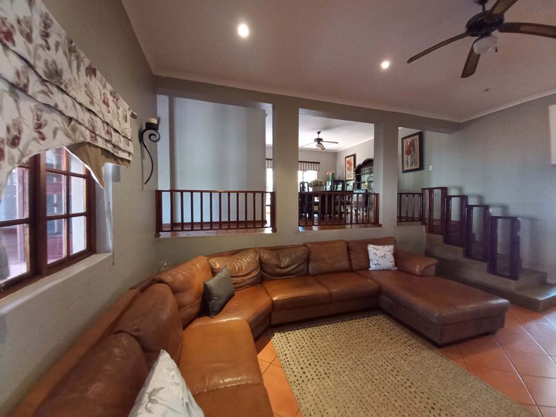 Spacious Family Home with Views in a Popular Cashan Estate - Photo 9