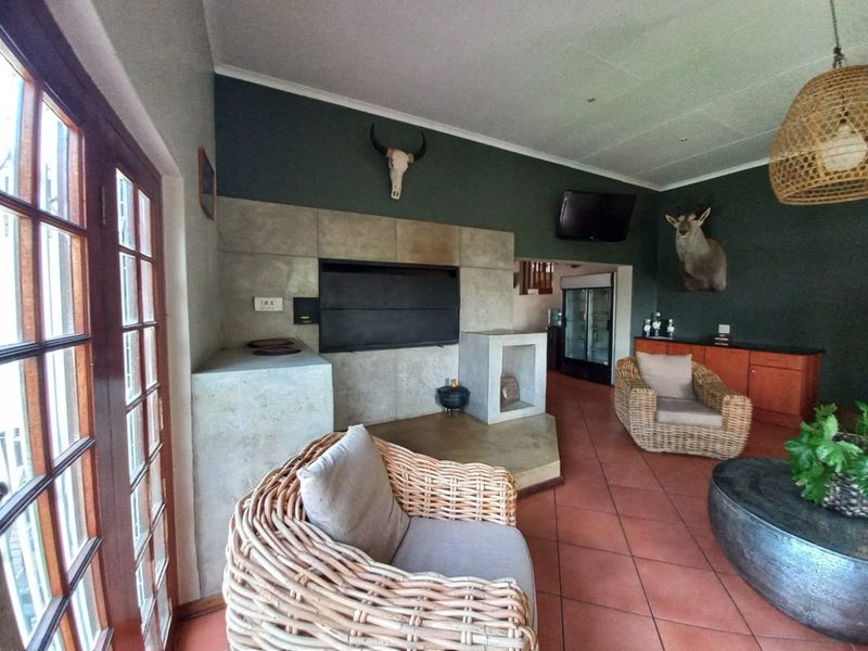 Spacious Family Home with Views in a Popular Cashan Estate - Photo 7