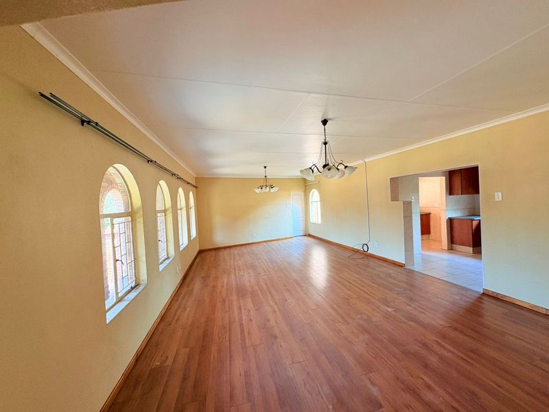 Charming Townhouse in Small, Well-Maintained Complex - Photo 9