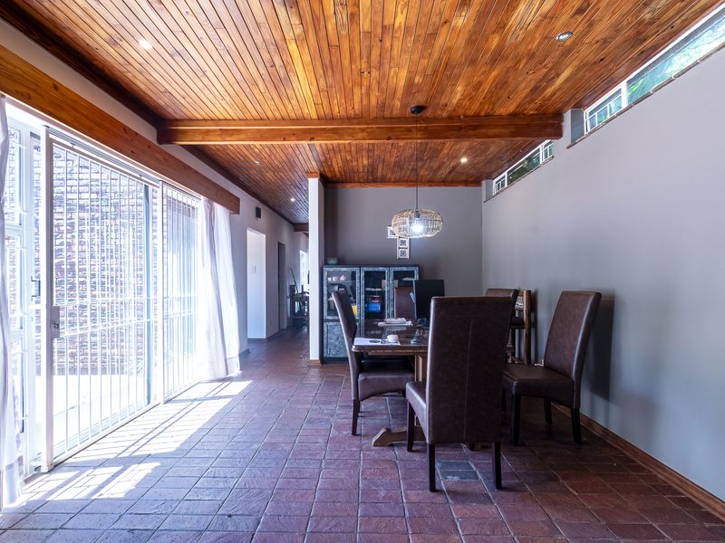Spacious, Secure 4 bed Freehold in Brunaly Estate —your dream family oasis awaits! - Photo 6