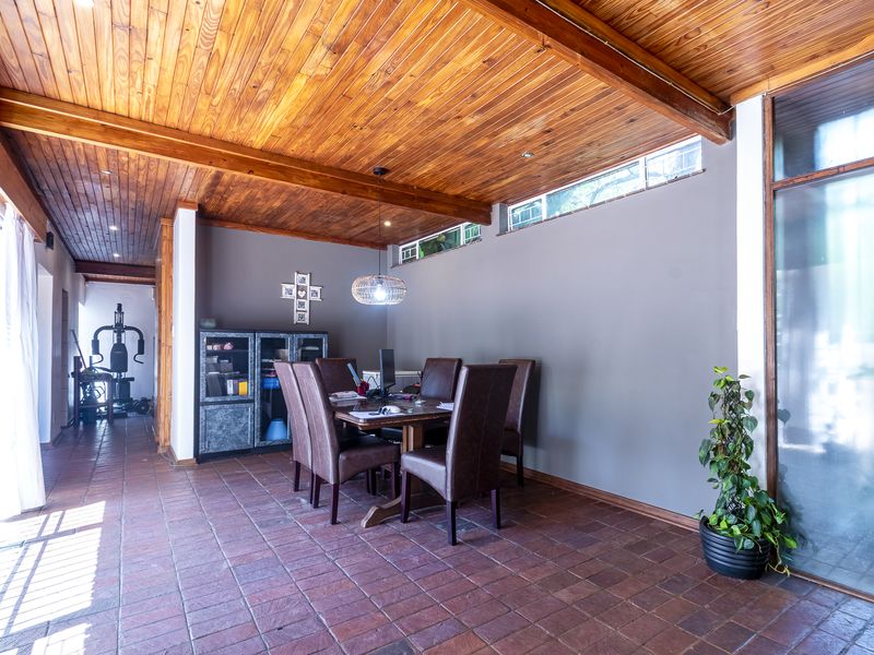 Spacious, Secure 4 bed Freehold in Brunaly Estate —your dream family oasis awaits! - Photo 7