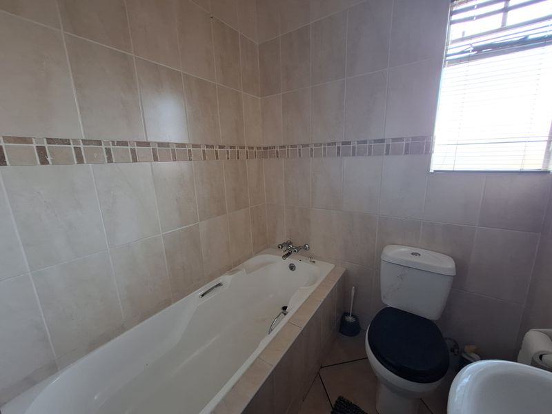 Neat 2-Bedroom Apartment in a Secure Family Complex in Edenglen - Photo 10