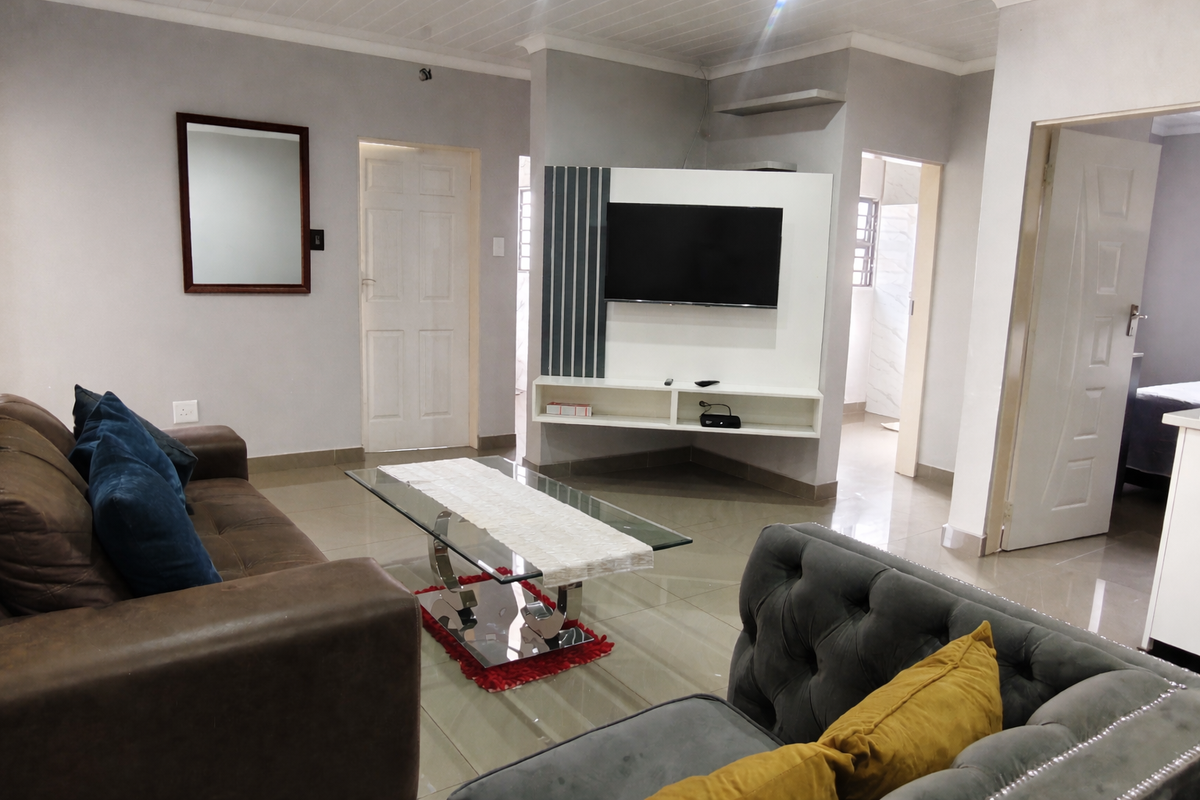 Flat To Rent - Photo 2