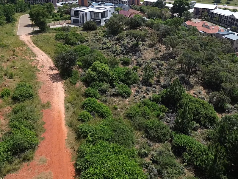 Exclusive Vacant Duet Stand in Sought-After Estate - Photo 6