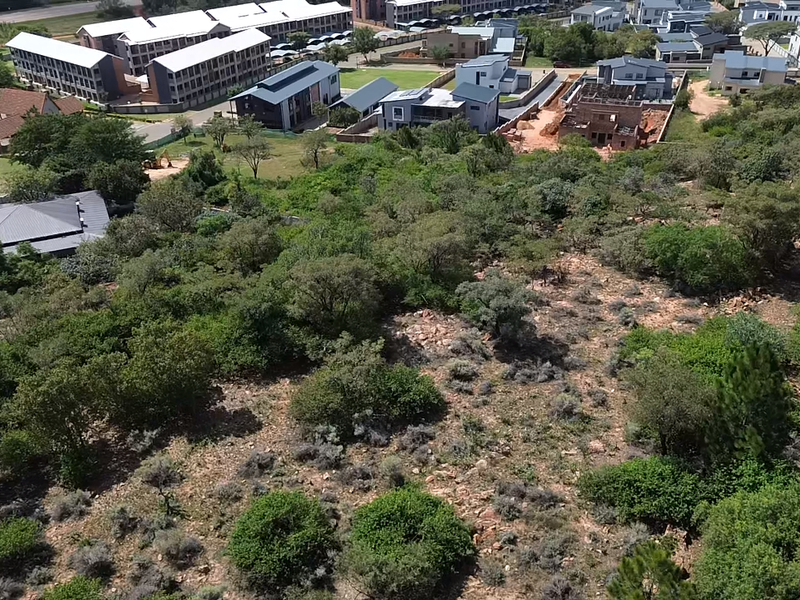 Exclusive Vacant Duet Stand in Sought-After Estate - Photo 7