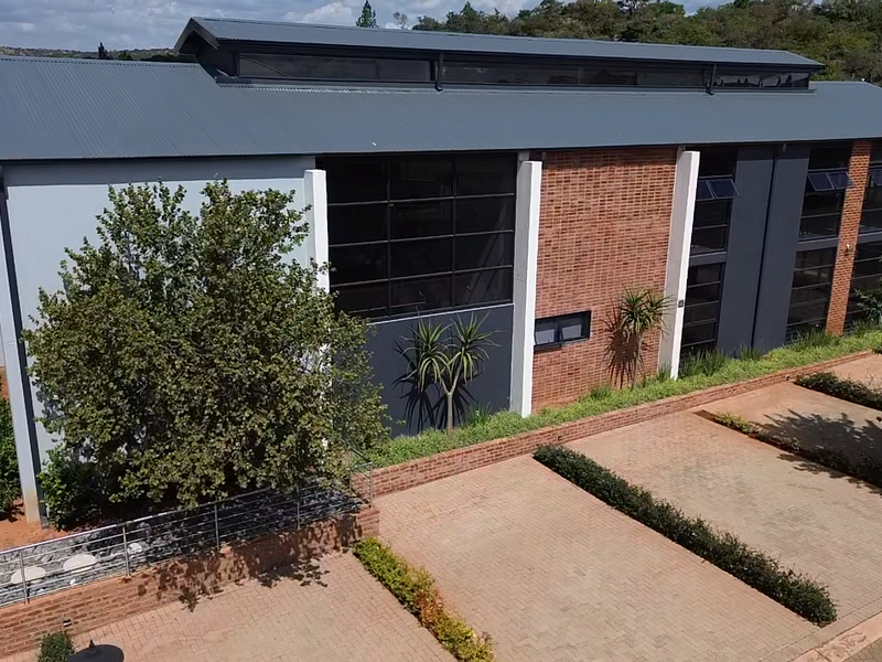 Exclusive Vacant Duet Stand in Sought-After Estate - Photo 2