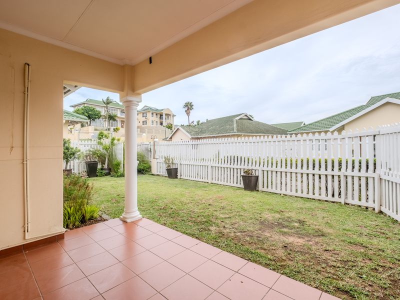 Stepless simplex in sought after Broadlands - Photo 5