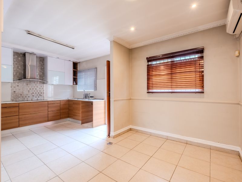 Stepless simplex in sought after Broadlands - Photo 10