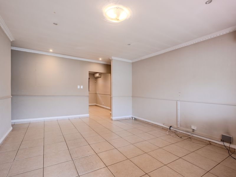 Stepless simplex in sought after Broadlands - Photo 6