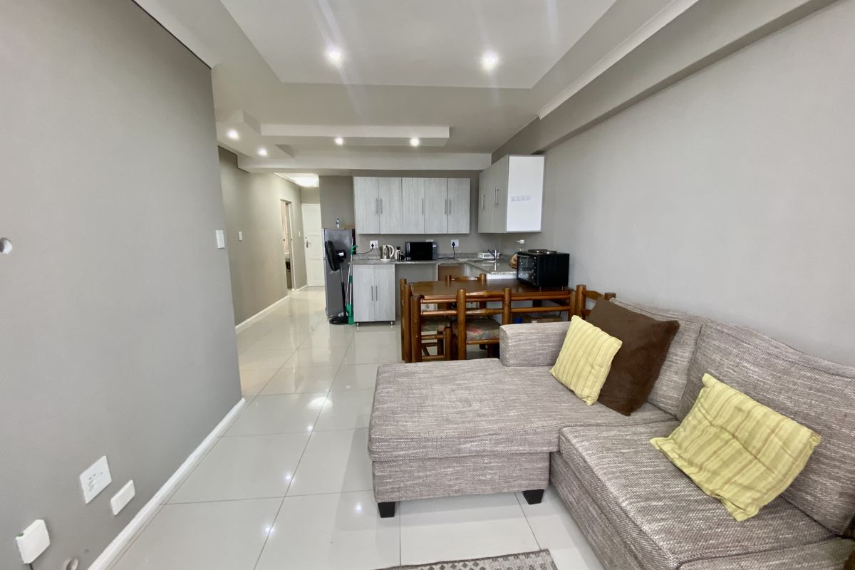 Prime Beachfront Investment – Fully Furnished Apartment with Strong Letting Potential - Photo 3