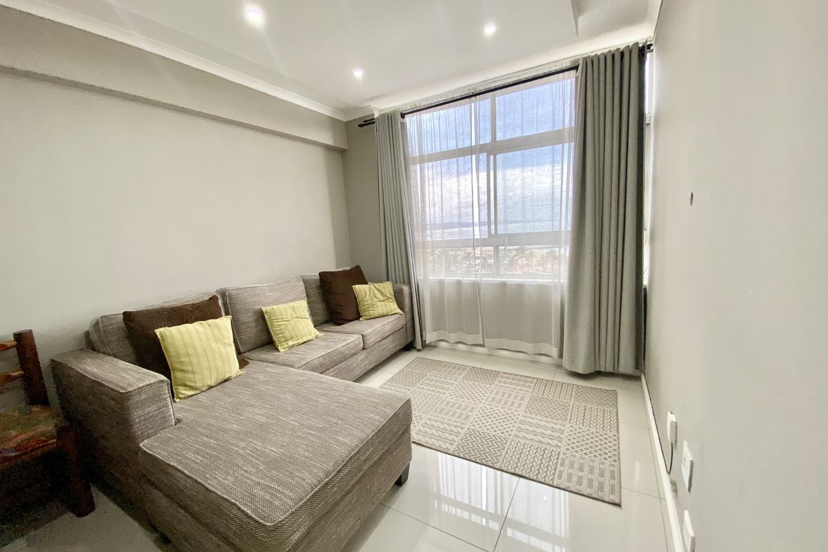 Prime Beachfront Investment – Fully Furnished Apartment with Strong Letting Potential - Photo 4