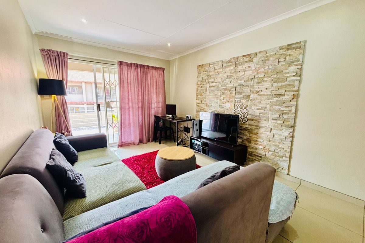 2 Bedroom Apartment in Ferndale – Priced at R649 000 - Photo 5