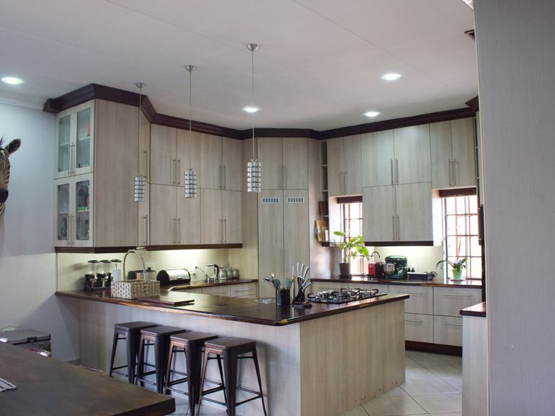 Modern 3 Bedroom house in Edleen - Photo 2