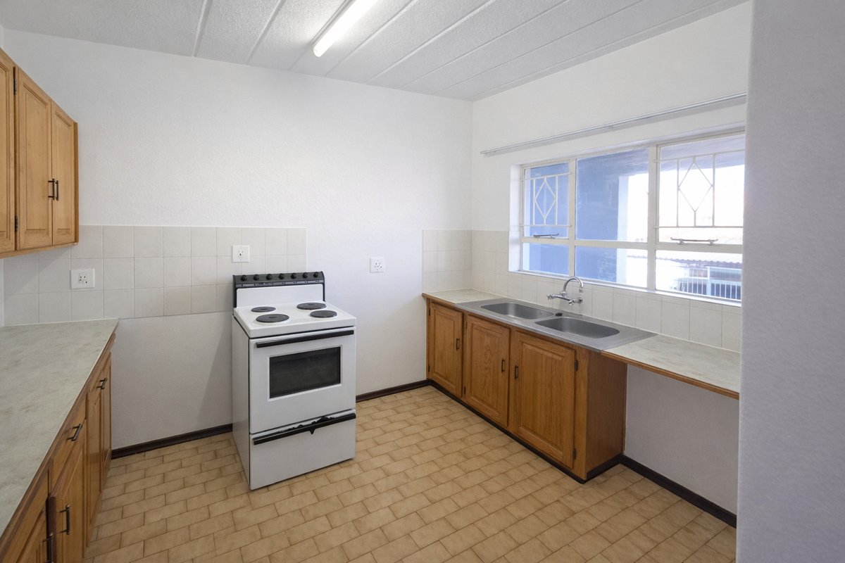 2 Bedroom Apartment for Sale in Florida – Ideal for First-Time Buyers or Investors! - Photo 5