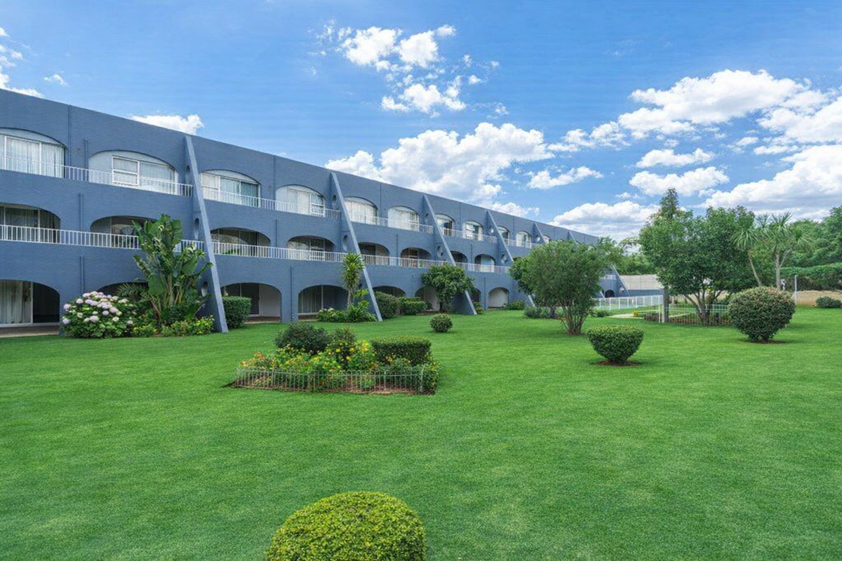 2 Bedroom Apartment for Sale in Florida – Ideal for First-Time Buyers or Investors! - Photo 2