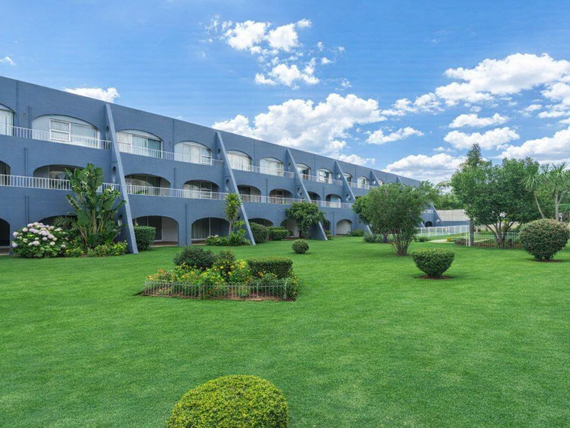 2 Bedroom Apartment for Sale in Florida – Ideal for First-Time Buyers or Investors! - Photo 2