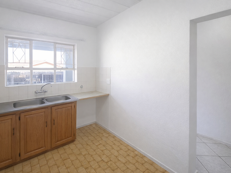 2 Bedroom Apartment for Sale in Florida – Ideal for First-Time Buyers or Investors! - Photo 6