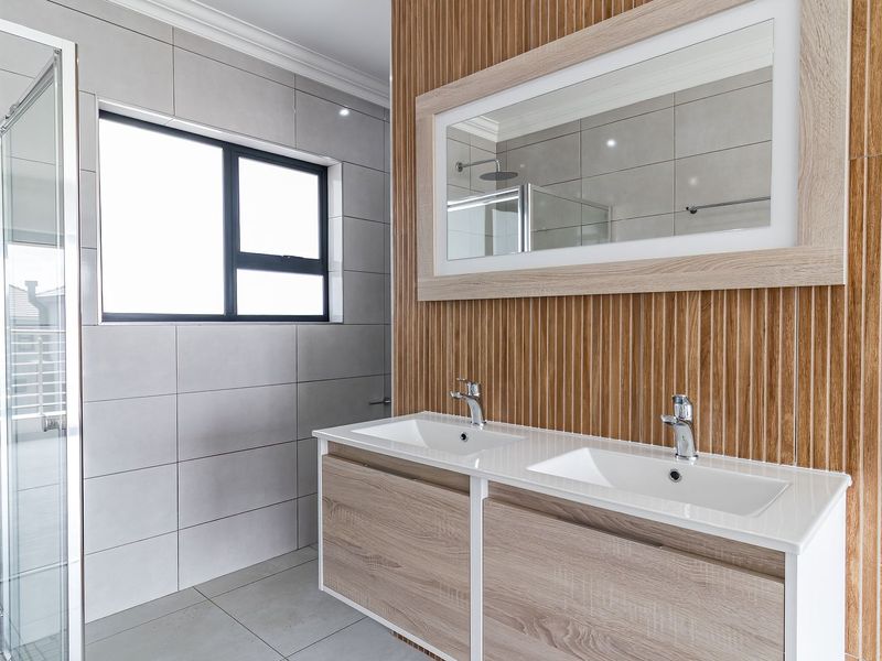 Exclusive Upmarket Stands - Photo 2