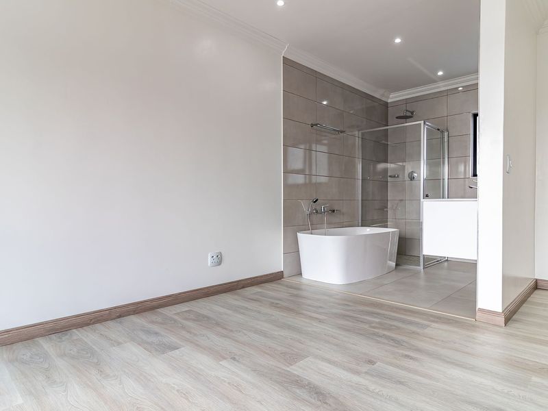 Exclusive Upmarket Stands - Photo 4