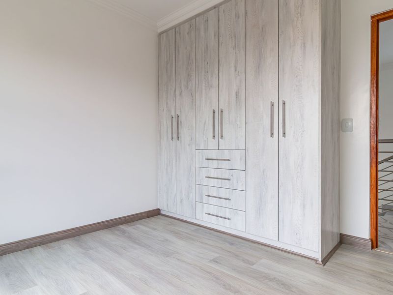 Exclusive Upmarket Stands - Photo 8