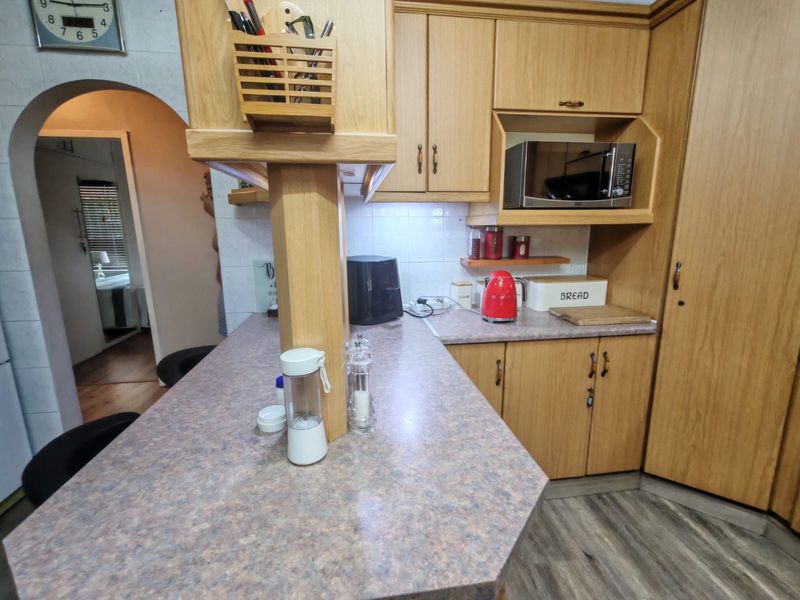 3 Bedroom House for Sale in Vaalpark - Photo 4