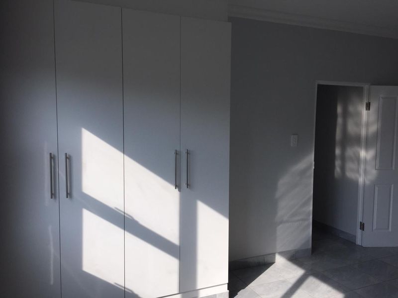 Modern Three Bedroom Townhouse in Secure Gonubie Complex - Photo 9