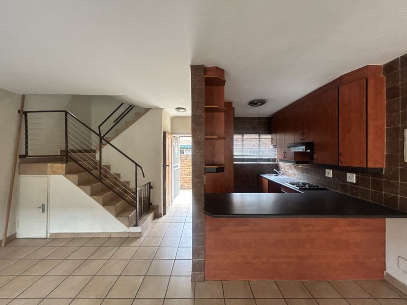 Pet friendly 2-bedroom duplex unit to rent! - Photo 2