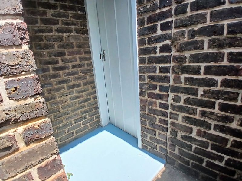 Entertainment Oasis: 4- Bedroom Dream home with Epic yard - Photo 10