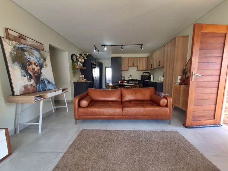 Modern 3-Bedroom Home in Secure Country Estate - Photo 4