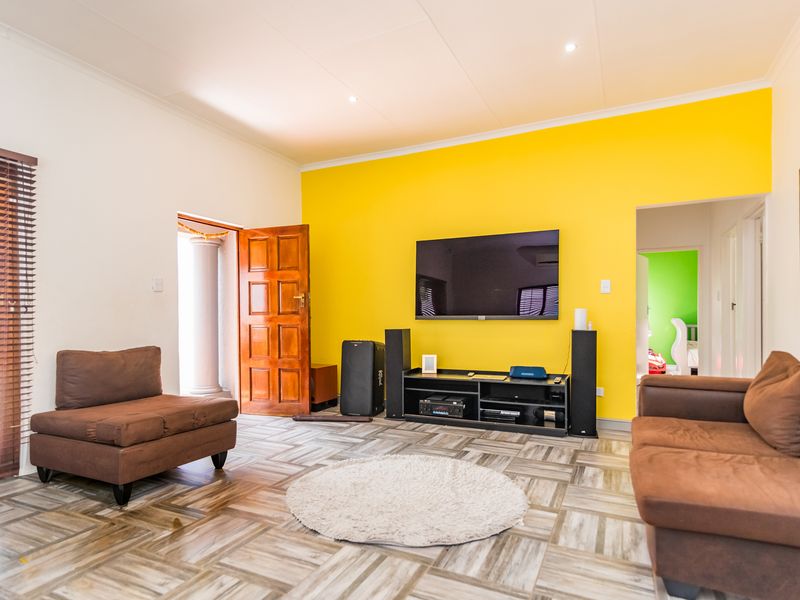 Affordable Estate Living in Sharonlea - Photo 5