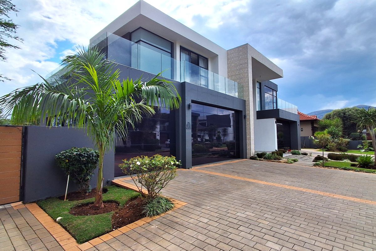 Stunning 6-bedroom home for sale in The Islands Estates, Hartbeespoort—luxury living awaits! - Photo 2