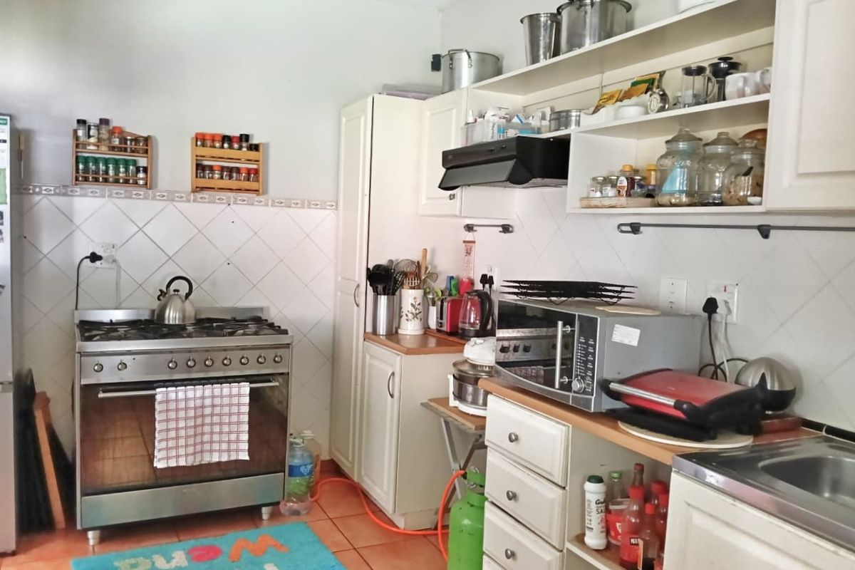 Modern Pet-Friendly Duplex in the Heart of Meerensee - Photo 4