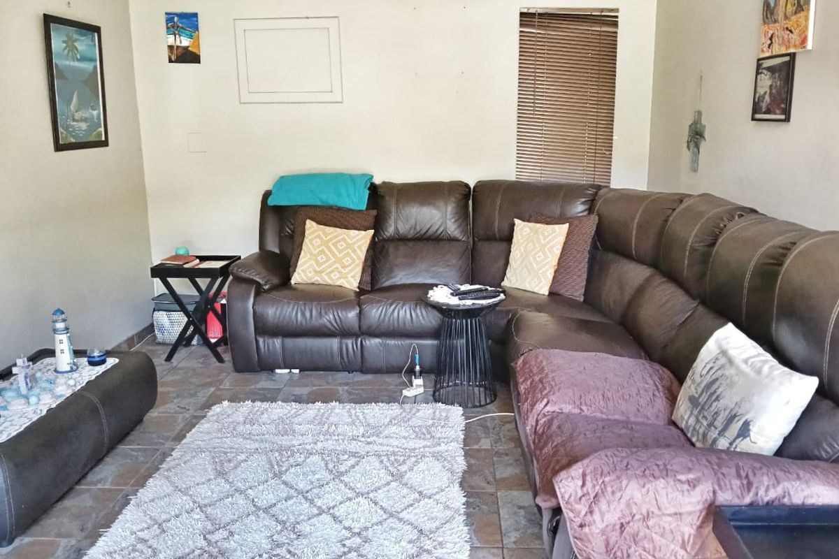 Modern Pet-Friendly Duplex in the Heart of Meerensee - Photo 5