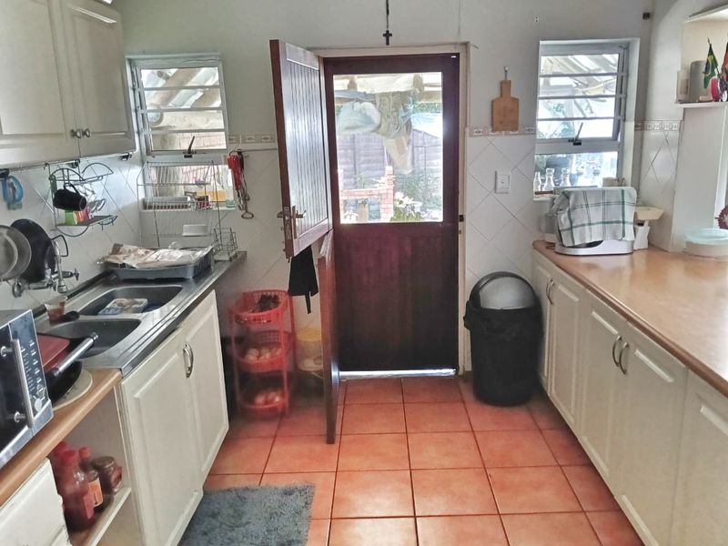 Modern Pet-Friendly Duplex in the Heart of Meerensee - Photo 10