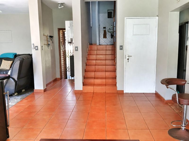 Modern Pet-Friendly Duplex in the Heart of Meerensee - Photo 8