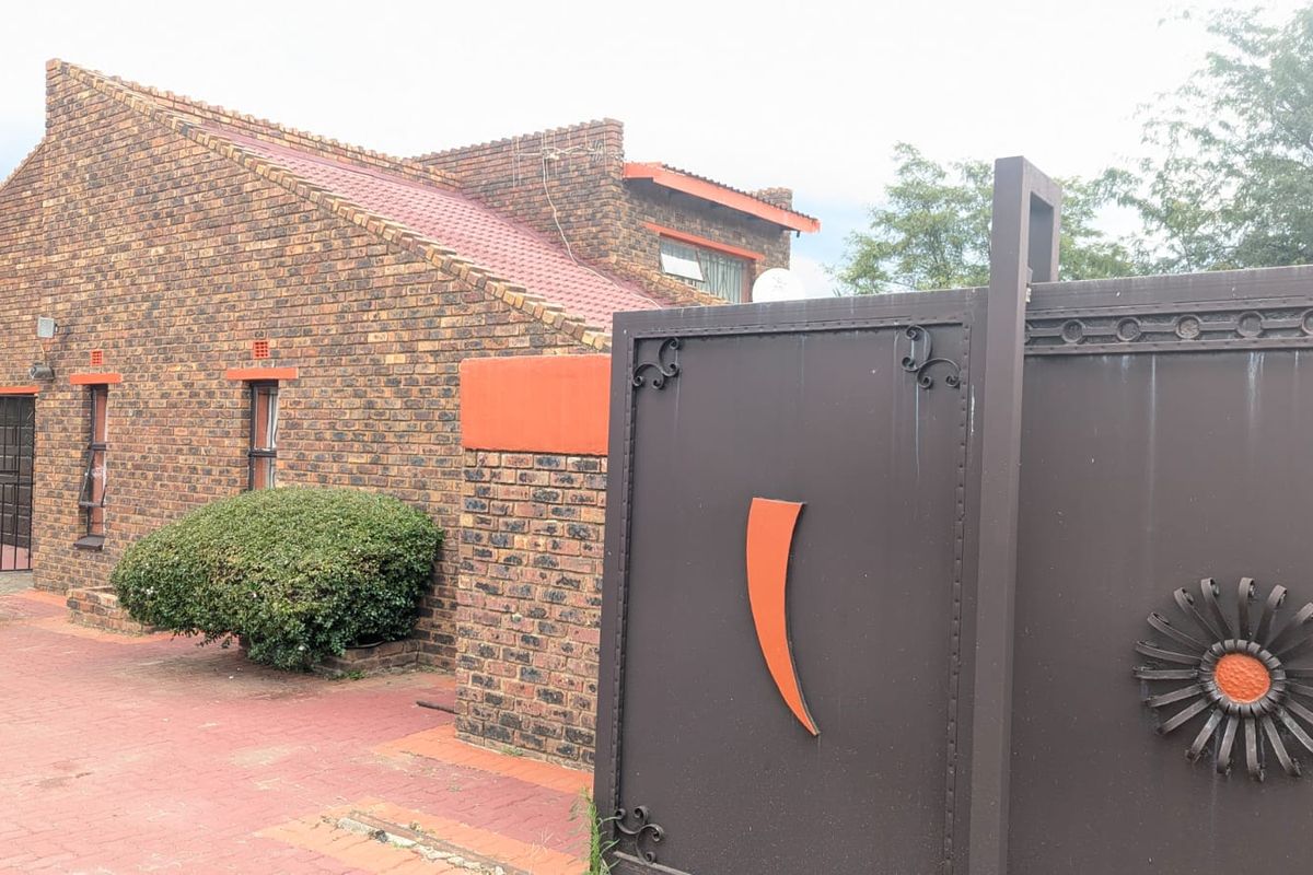 Freehold Rental Monthly In Vereeniging - Photo 3