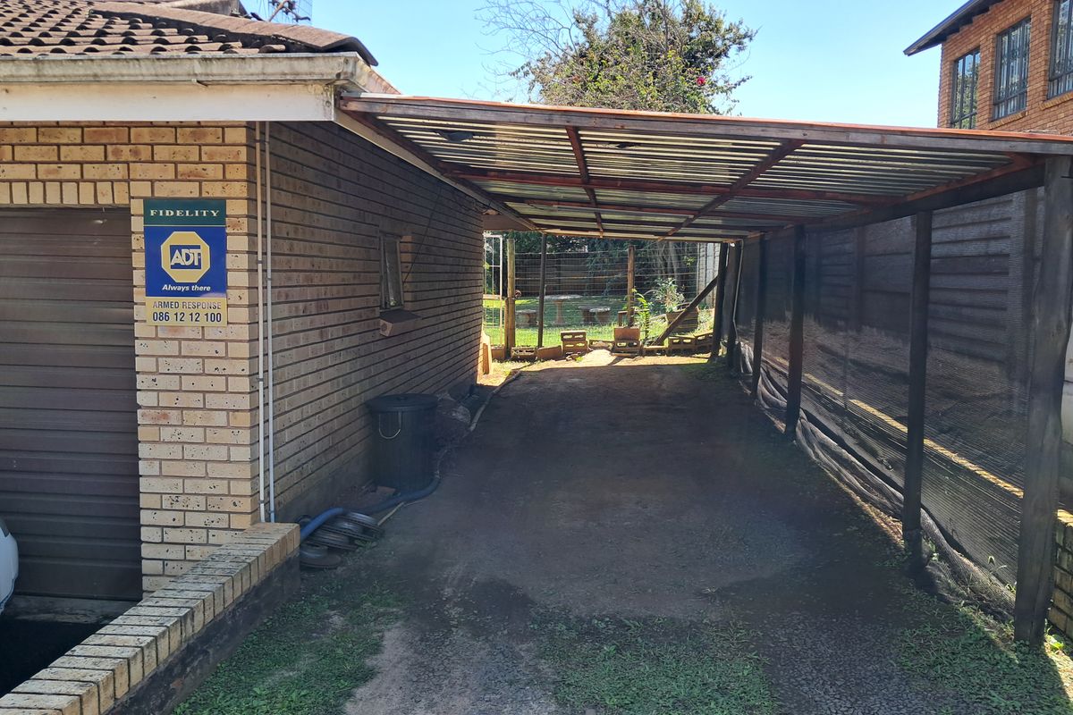 Modern Family Living in Sought-After Hayfields with Pool & Entertainment Area - Photo 3