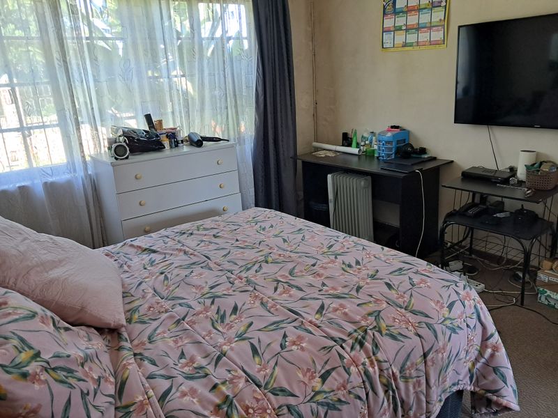 Modern Family Living in Sought-After Hayfields with Pool & Entertainment Area - Photo 8