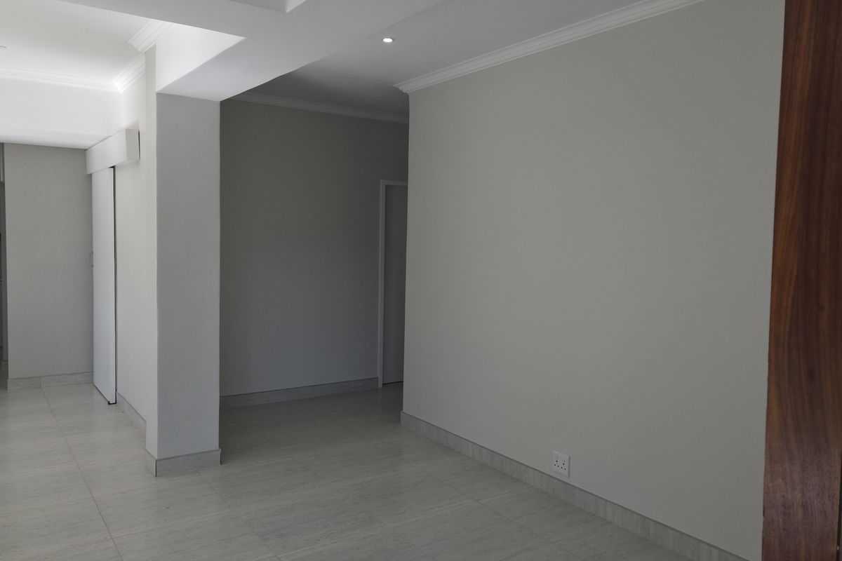 Modern 3-Bedroom Home Open-Plan Living in Baillie Park - Photo 3